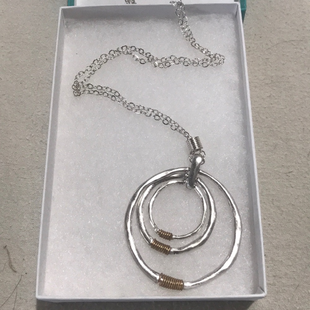 16 inch chain-silver/copper circle pendant.